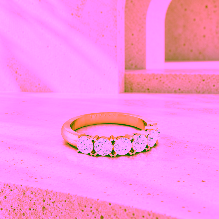 Alliance Eternity IV en or jaune et diamants sur décor en travertin