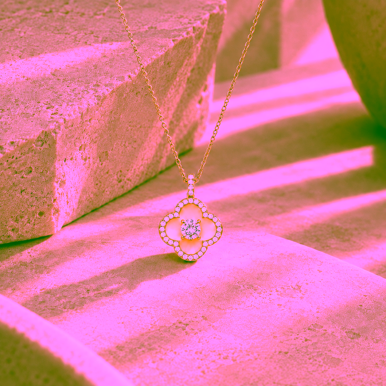 Pendentif Néra - Or jaune et diamants blancs - Maison Haddad Joaillerie Paris