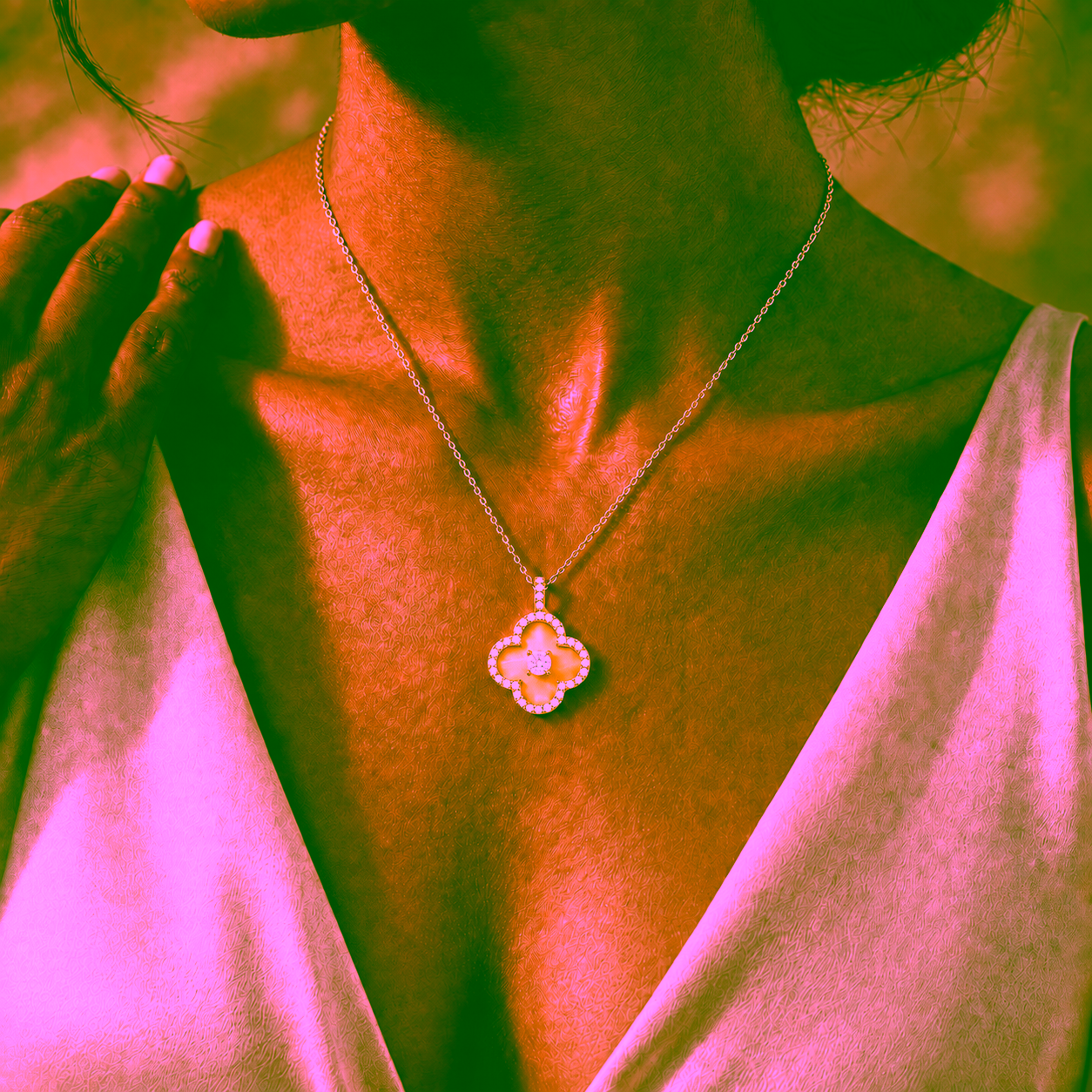 Pendentif Néra - Or jaune et diamants blancs - Maison Haddad Joaillerie Paris