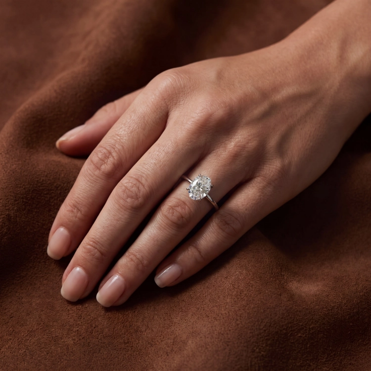 Solitaire Parisienne Diamant taille ovale et or blanc - Maison Haddad Joaillerie