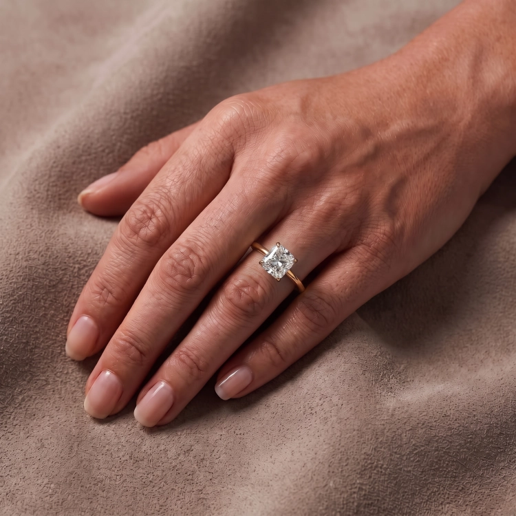 Solitaire Parisienne or rouge - Taille diamant coussin
