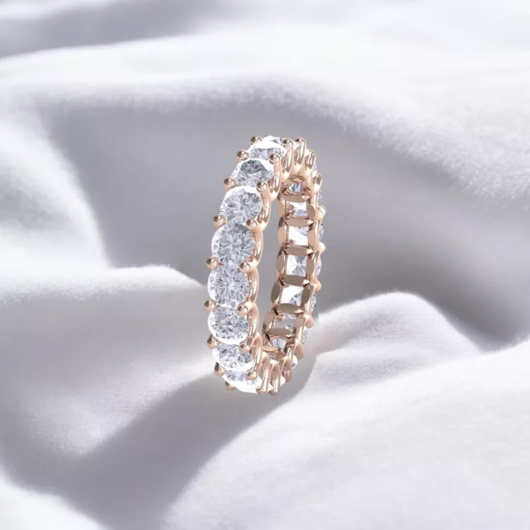 Alliance Eternity Or rouge - Diamant blanc taille rond