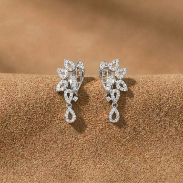 Boucles d’oreilles Olympe · Diamant blanc et or blanc - Maison Haddad Joaillerie