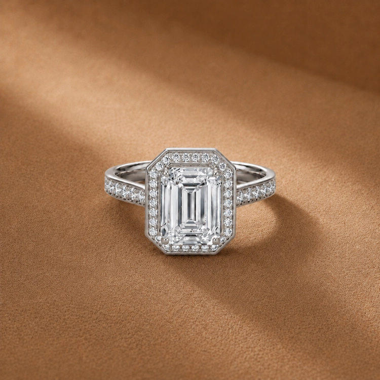 Solitaire Eteranity - Diamant blanc taille émeraude - Or blanc