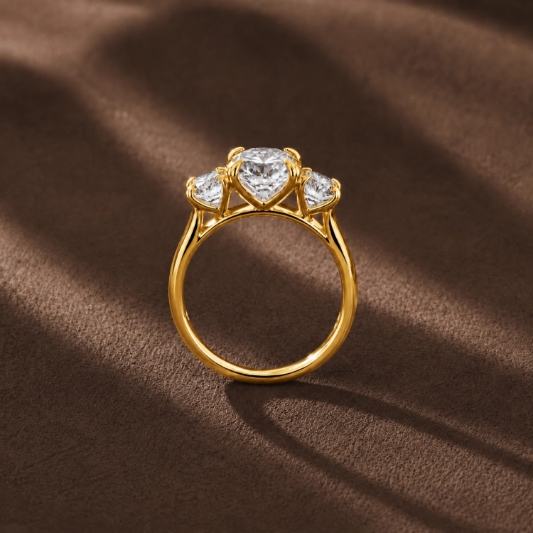 Solitaire Trilogie · Diamant blanc et or jaune - Maison Haddad Joaillerie