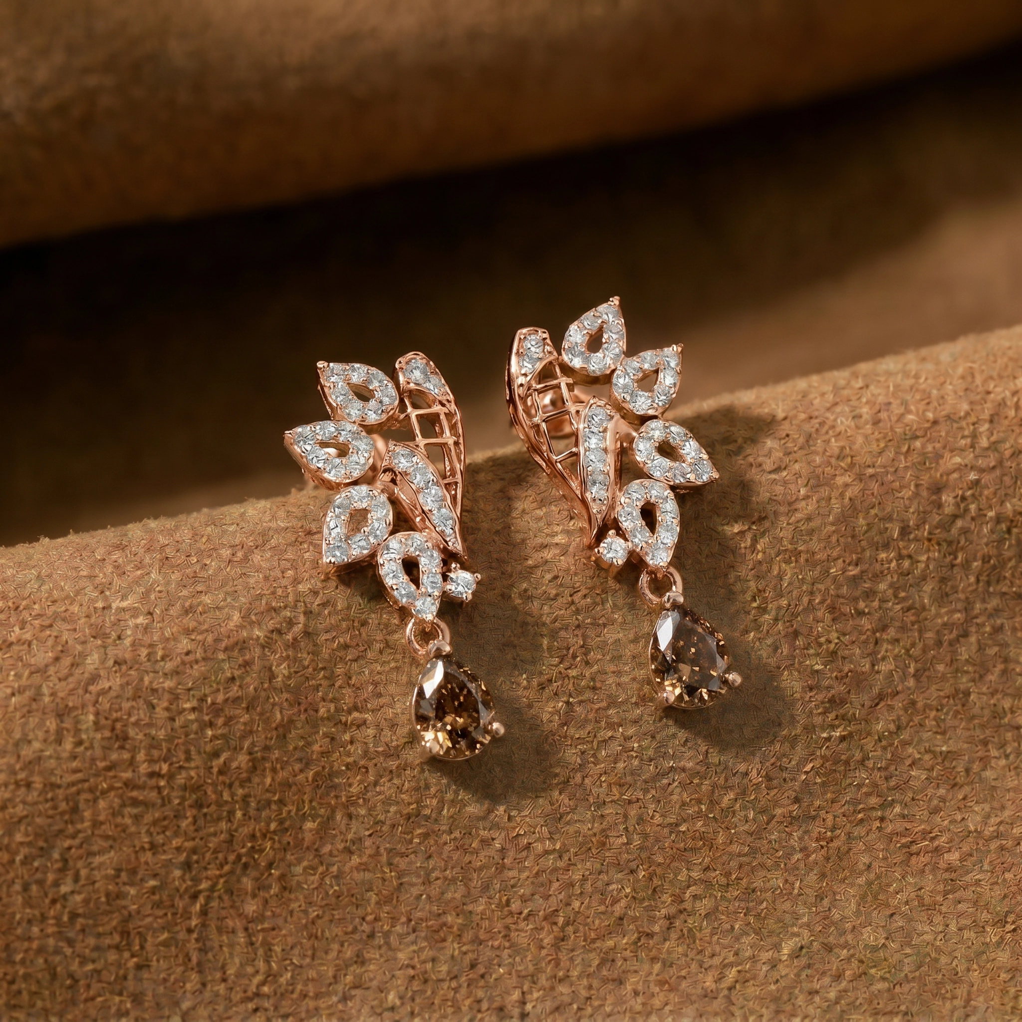 Boucles d’oreilles Olympe · Diamant brun et or rouge - Maison Haddad Joaillerie